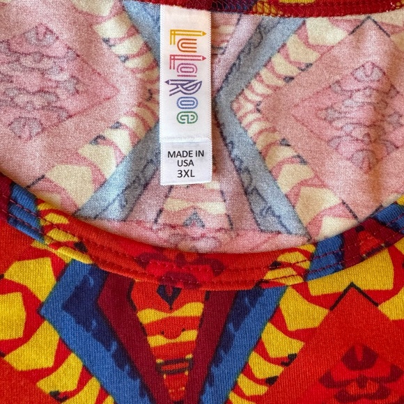 LuLaRoe NWT Classic Tee | 3X - Picture 2 of 6